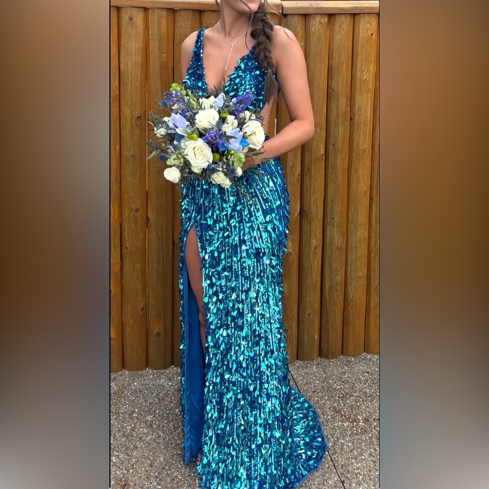 Sherri Hill Peacock Sequin Prom Dress Size 00 style# 54912